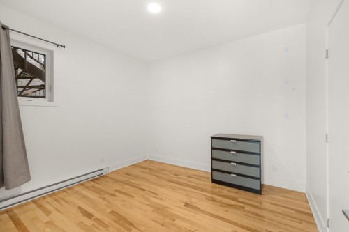 Chambre à coucher - 202-25 Rue Bélanger, Montréal (Rosemont/La Petite-Patrie), QC - Indoor Photo Showing Other Room