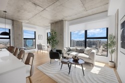 2314-245 Boul. Robert-Bourassa Montréal (Ville-Marie), QC H3C 1A4