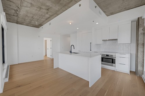 Kitchen - 2314-245 Boul. Robert-Bourassa, Montréal (Ville-Marie), QC - Indoor Photo Showing Kitchen With Upgraded Kitchen