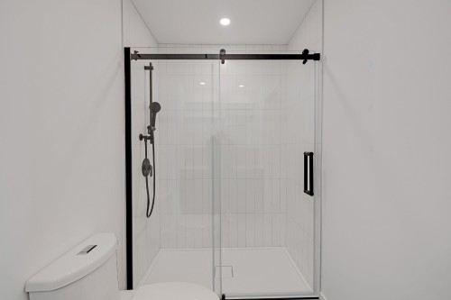 Bathroom - 2414-245 Boul. Robert-Bourassa, Montréal (Ville-Marie), QC - Indoor Photo Showing Bathroom