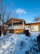 46 Orpington Crescent Toronto, ON M9V 3E4