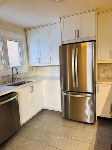 46 Orpington Crescent, Toronto, ON - Indoor Photo Showing Kitchen