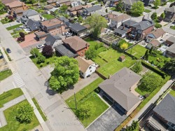 95 Glen Long Avenue Toronto, ON M6B 2M4