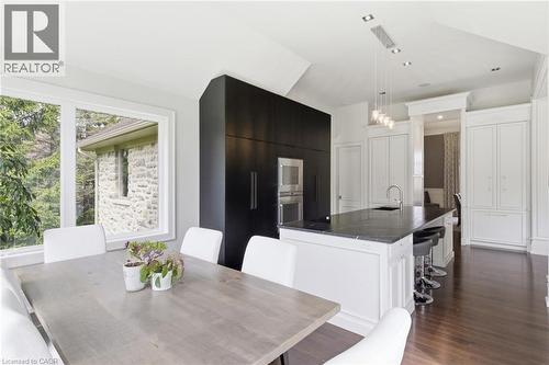 54 Bridle Path, Puslinch, ON - Indoor Photo Showing Dining Room