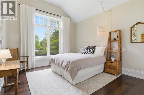 54 Bridle Path, Puslinch, ON - Indoor Photo Showing Bedroom