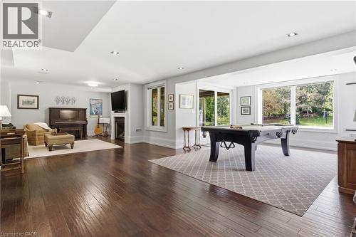 54 Bridle Path, Puslinch, ON - Indoor Photo Showing Living Room