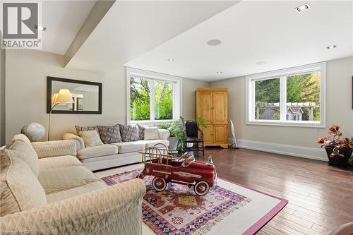 54 Bridle Path, Puslinch, ON - Indoor Photo Showing Living Room