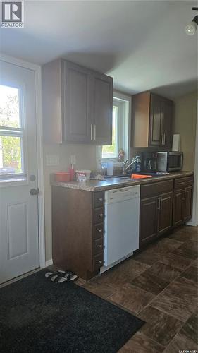 716 Walsh Avenue, Oxbow, SK - Indoor Photo Showing Kitchen