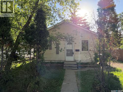 308 1St Street E, Delisle, SK 