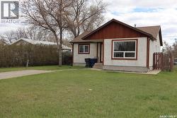 225 Westview DRIVE N Coronach, SK S0H 0Z0