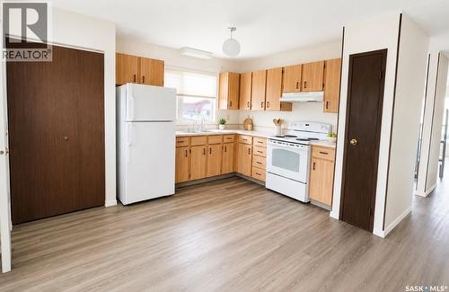 225 Westview Drive N, Coronach, SK - Indoor Photo Showing Kitchen