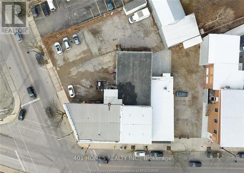 100 London, Chatham-Kent, ON 