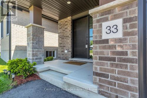 33 Martin Street, Tillsonburg, ON - Outdoor