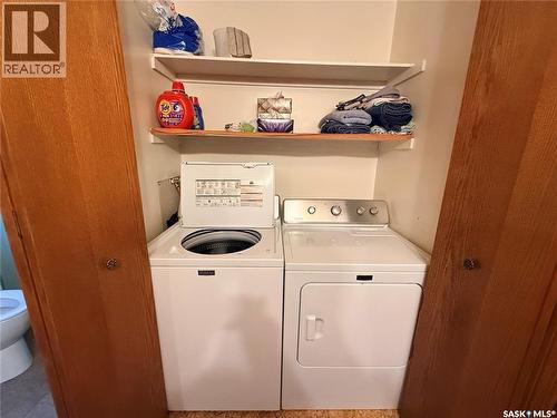 4419 Centre Street, Cadillac, SK - Indoor Photo Showing Laundry Room