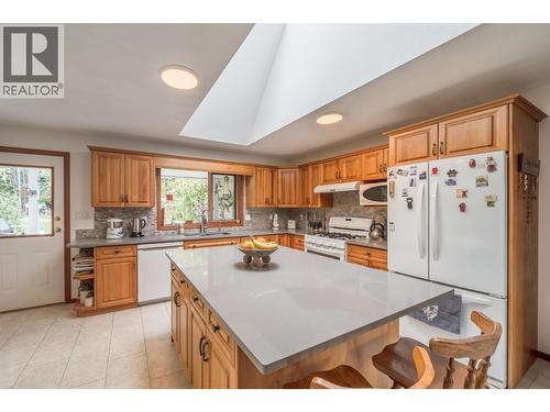7497 Little Fort 24 Highway, Bridge Lake, BC - Indoor Photo Showing Kitchen