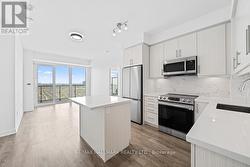 2607 - 105 ONEIDA CRESCENT Richmond Hill, ON L4B 0B6