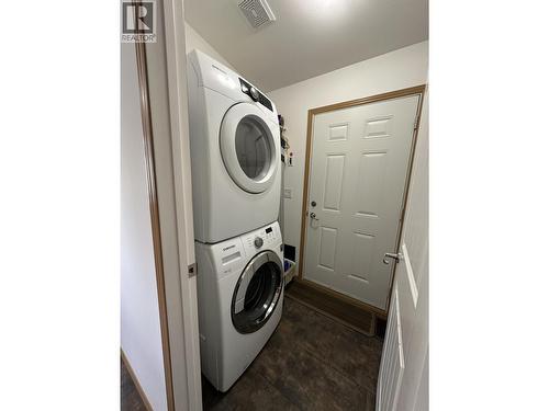 2510 North Bonaparte Road, 70 Mile House, BC - Indoor Photo Showing Laundry Room