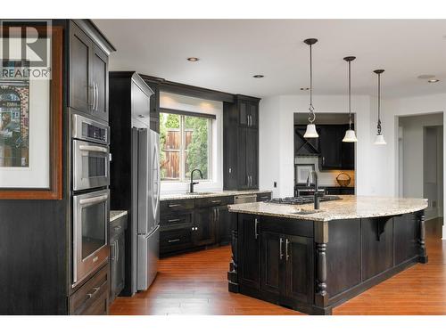 3192 Vineyard View Drive, West Kelowna, BC - Indoor Photo Showing Kitchen With Upgraded Kitchen