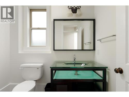 3192 Vineyard View Drive, West Kelowna, BC - Indoor Photo Showing Bathroom