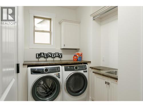 3192 Vineyard View Drive, West Kelowna, BC - Indoor Photo Showing Laundry Room