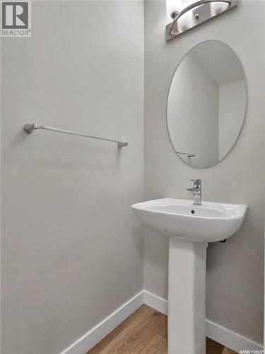 503 Schmeiser Avenue, Saskatoon, SK - Indoor Photo Showing Bathroom