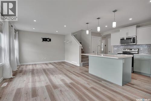 503 Schmeiser Avenue, Saskatoon, SK - Indoor Photo Showing Kitchen With Stainless Steel Kitchen With Upgraded Kitchen