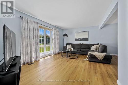 57 Freeman Drive, Port Hope, ON - Indoor Photo Showing Living Room