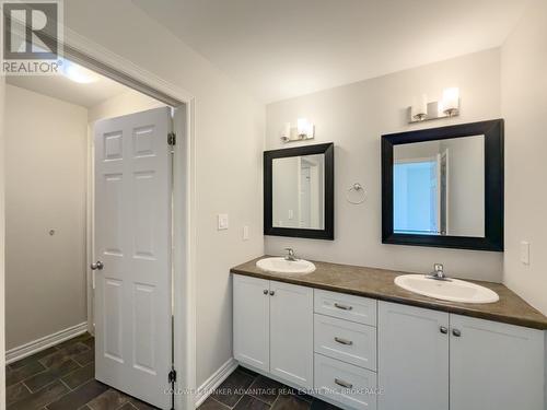 597 First Avenue, Welland (N. Welland), ON - Indoor Photo Showing Bathroom