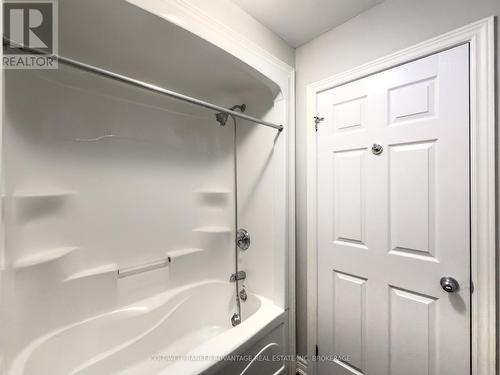 597 First Avenue, Welland (N. Welland), ON - Indoor Photo Showing Bathroom
