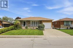 61 BELLINGHAM DRIVE  Hamilton, ON L8V 3R3