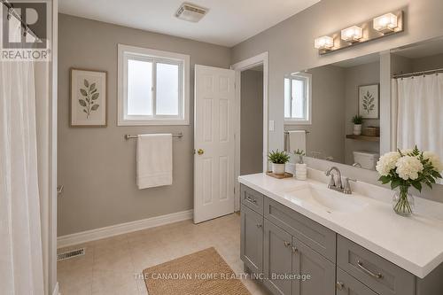 2842 Meadowgate Boulevard, London South, ON - Indoor Photo Showing Bathroom