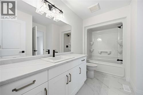 519 Mint Julep Drive, St Clair, ON - Indoor Photo Showing Bathroom