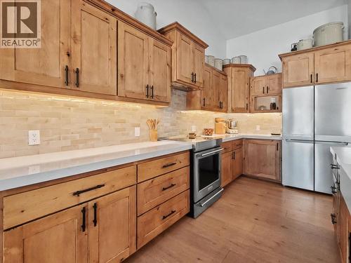 8170 Plotnikoff Road, Grand Forks, BC - Indoor Photo Showing Kitchen
