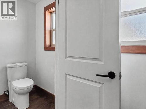 8170 Plotnikoff Road, Grand Forks, BC - Indoor Photo Showing Bathroom