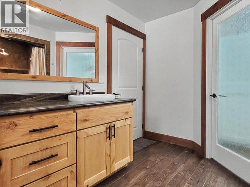 8170 Plotnikoff Road, Grand Forks, BC - Indoor Photo Showing Bathroom