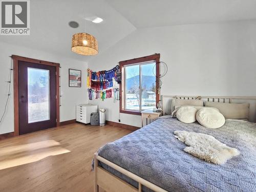 8170 Plotnikoff Road, Grand Forks, BC - Indoor Photo Showing Bedroom
