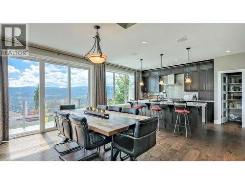 593 Harrogate Lane, Kelowna, BC - Indoor Photo Showing Dining Room