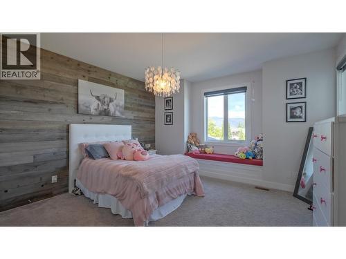 593 Harrogate Lane, Kelowna, BC - Indoor Photo Showing Bedroom