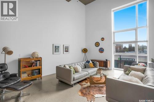 206 120 23Rd Street E, Saskatoon, SK - Indoor Photo Showing Living Room