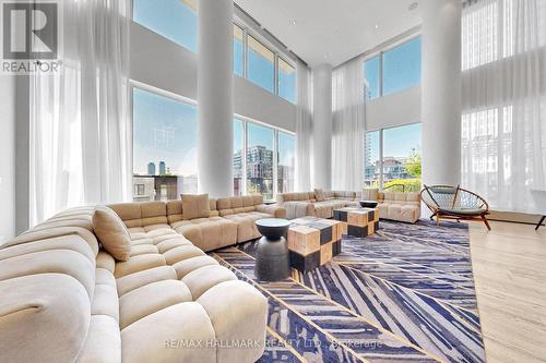1805 - 20 Tubman Avenue, Toronto, ON - Indoor Photo Showing Living Room