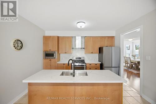 52 Atchison Drive, Caledon, ON - Indoor Photo Showing Kitchen