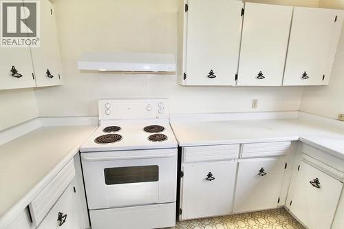 1819 Cedar Crescent, Masset, BC - Indoor Photo Showing Kitchen