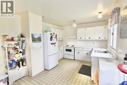 1819 Cedar Crescent, Masset, BC - Indoor Photo Showing Kitchen