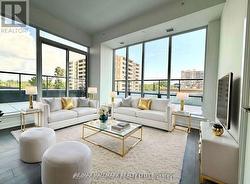 402 - 370 MARTHA STREET  Burlington, ON L7R 0G9