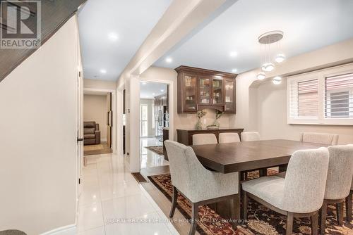 5952 Grossbeak Drive, Mississauga, ON - Indoor Photo Showing Dining Room