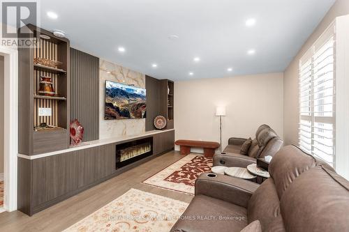 5952 Grossbeak Drive, Mississauga, ON - Indoor With Fireplace