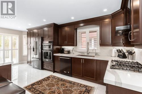 5952 Grossbeak Drive, Mississauga, ON - Indoor Photo Showing Kitchen