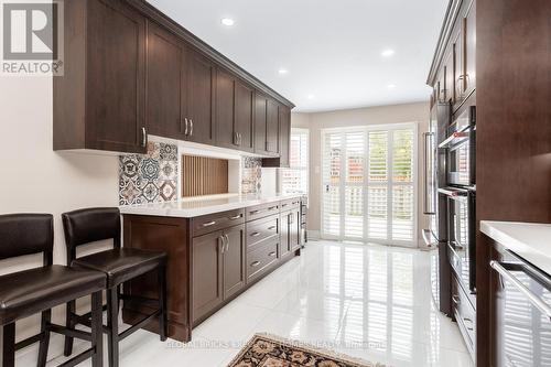 5952 Grossbeak Drive, Mississauga, ON - Indoor Photo Showing Kitchen