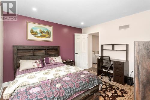5952 Grossbeak Drive, Mississauga, ON - Indoor Photo Showing Bedroom