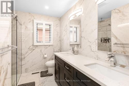 5952 Grossbeak Drive, Mississauga, ON - Indoor Photo Showing Bathroom
